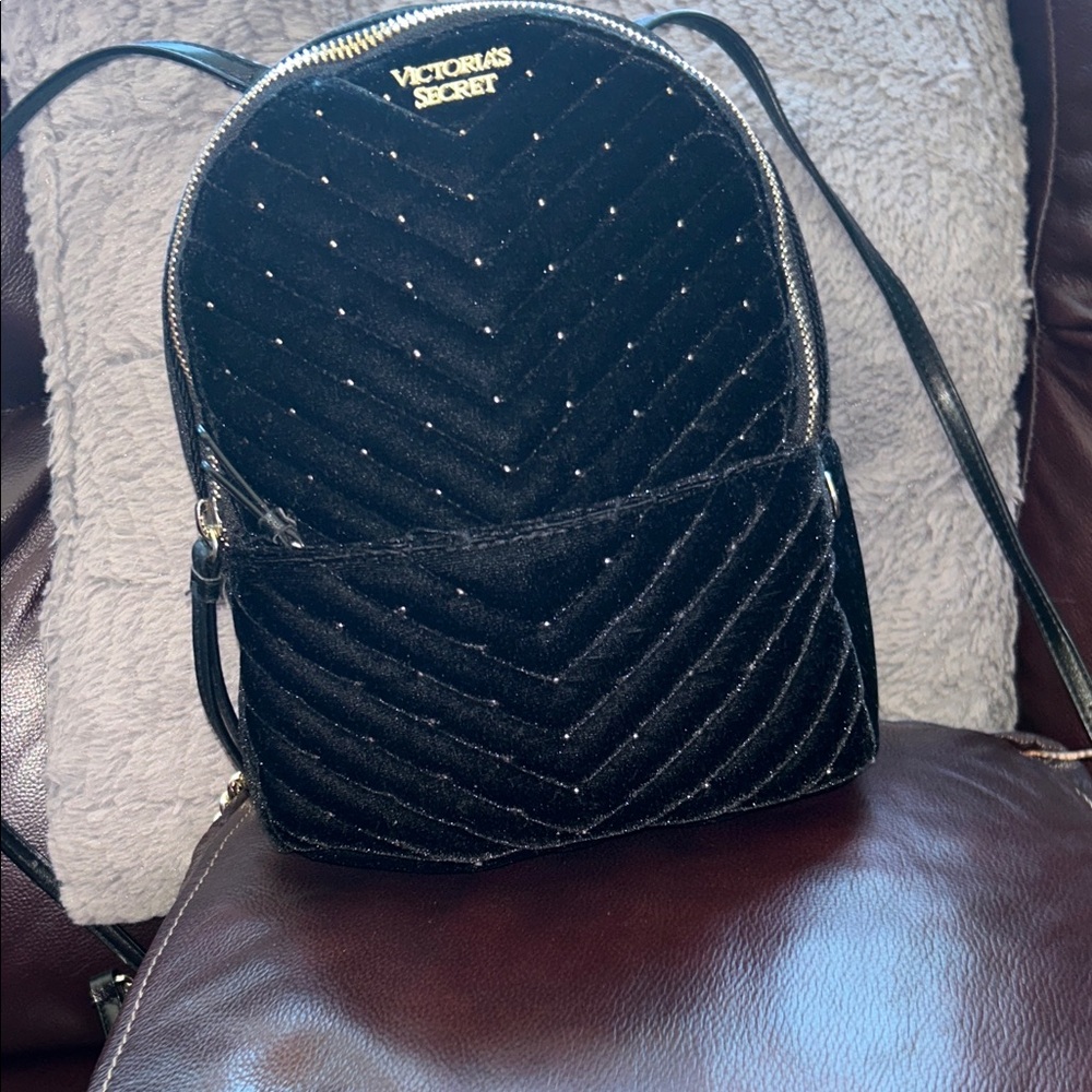 Victoria's Secret- Brand new, never used.
Black Velvet Mini Backpack - Picture 2 of 7